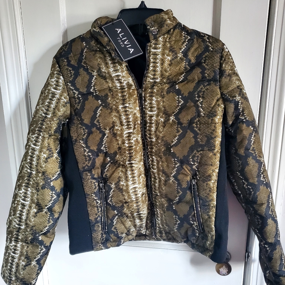 Animal print green. New jacket